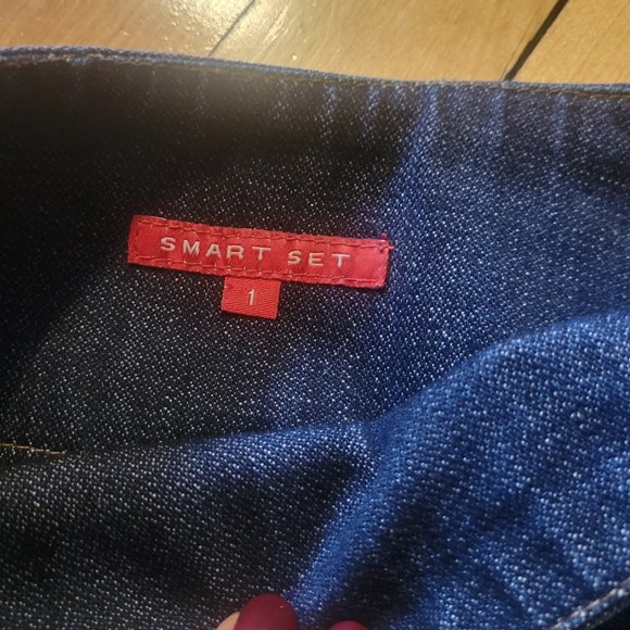 Smart Set Skirt size 1 - Picture 2 of 4